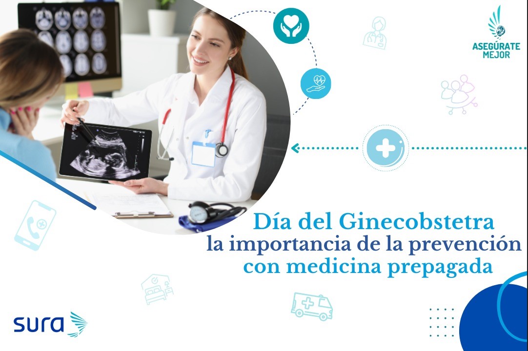 Ginecobstetra mostrando una ecografía por el Día del Ginecobstetra