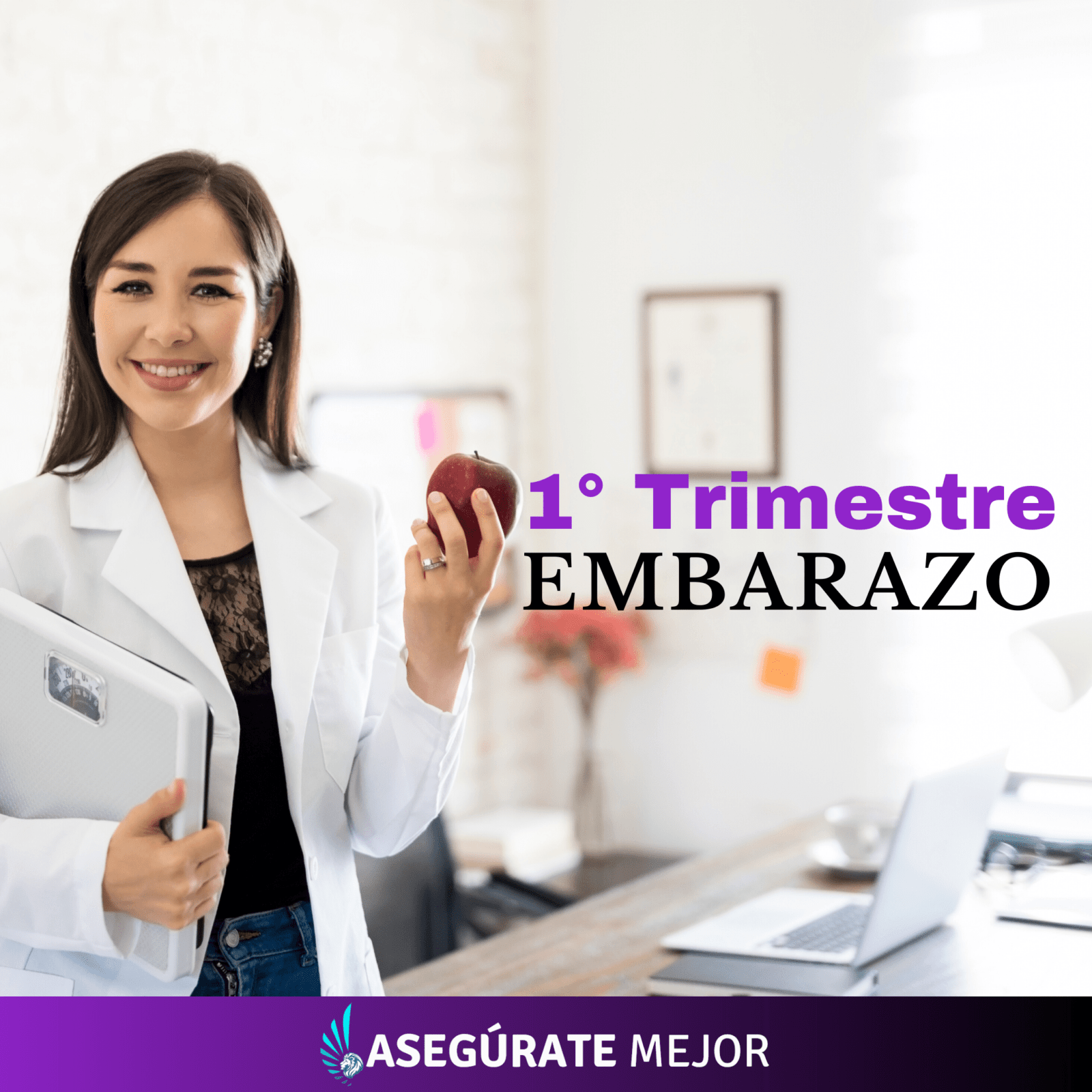 Médica con una manzana por el primer trimestre de embarazo