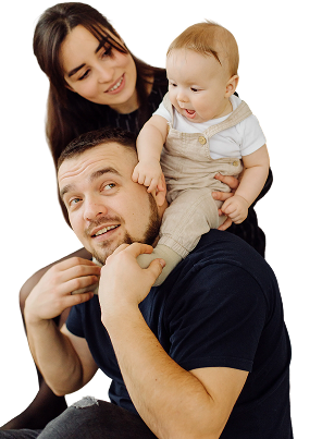 papa y mama con hijo